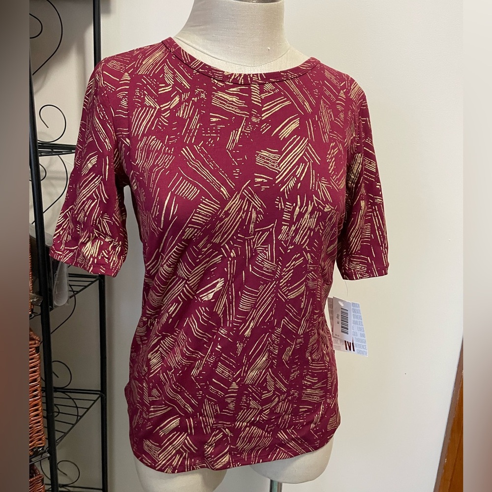 Lularoe elegant Gigi short sleeve fitted gold burgundy top nwt